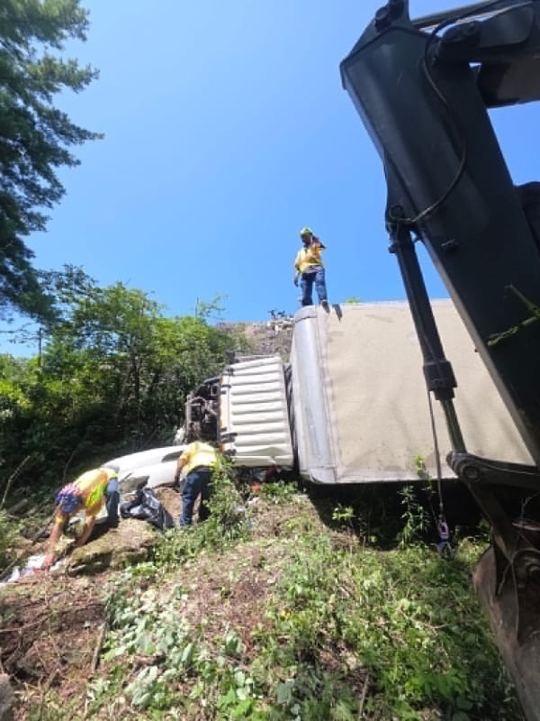 Woodland box truck Towing